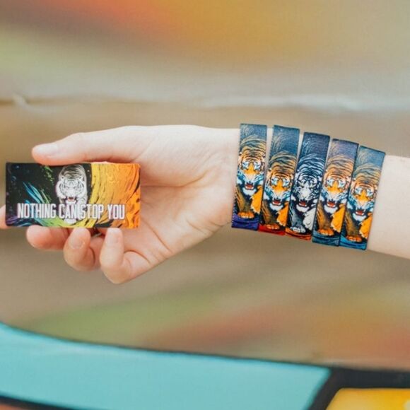 ZOX "NOTHING CAN STOP YOU" #914 INTERACTIVE RED TIGER COLLECTIBLE WRISTBAND - Picture 4 of 8